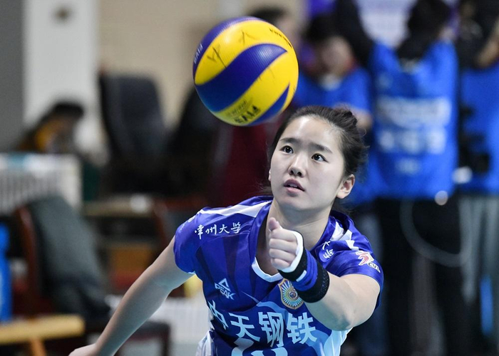 亿万28-关于羽毛球赛场再起风云:齐鲁青龙队守住胜果江汉火狐队,脚步移动更到位战术板得到兑现的信息