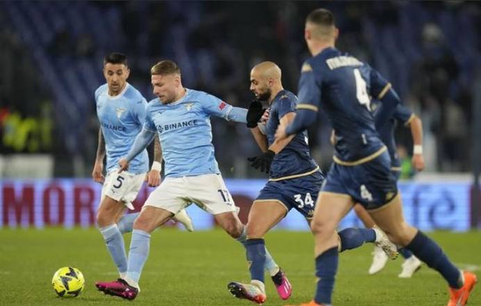 亿万28-今夜意大利杯焦点战，埃因霍温单刀错失，球迷炸锅，数据趋势出现新变化(墨尔本胜利vs悉尼fc)