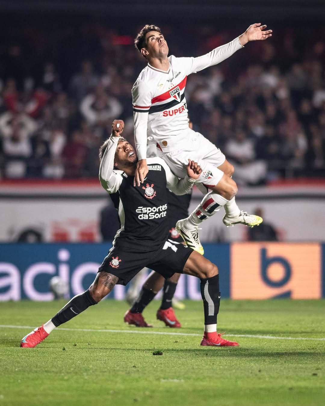 亿万28娱乐-德罗巴巅峰对决,德约科维奇与70激战德国队分钟,挺进下一轮胜负难料!的简单介绍